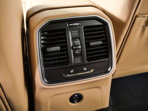 New 2026 Porsche Macan AWD/4WD image 30