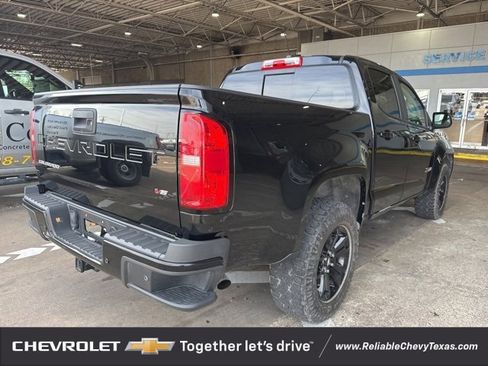 Used 2021 Chevrolet Colorado Z71 w/ Z71 Midnight Edition image 5