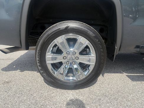 Used 2018 GMC Sierra 1500 SLT AWD/4WD image 46