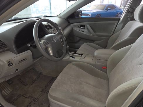 Used 2010 Toyota Camry LE FWD image 15