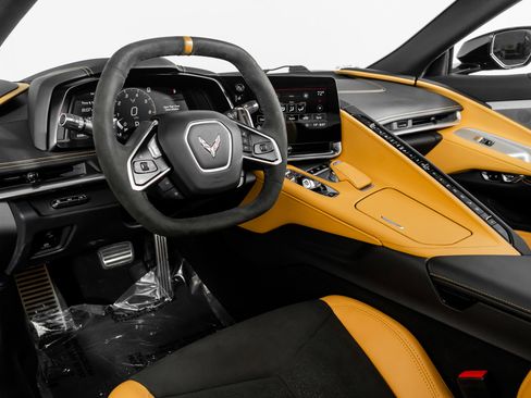 Used 2021 Chevrolet Corvette Stingray Preferred Conv w/ 2LT image 2