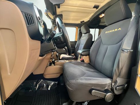Used 2013 Jeep Wrangler Unlimited Sahara w/ Connectivity Group AWD/4WD image 14