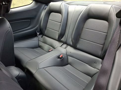 Used 2017 Ford Mustang GT Premium image 13