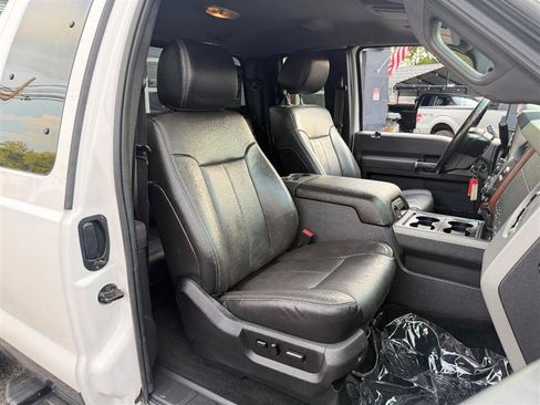 Used 2016 Ford F250 Lariat w/ Lariat Interior Package AWD/4WD image 16
