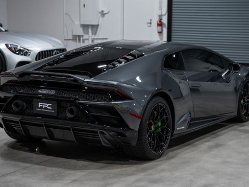 Used 2020 Lamborghini Huracan EVO image 6