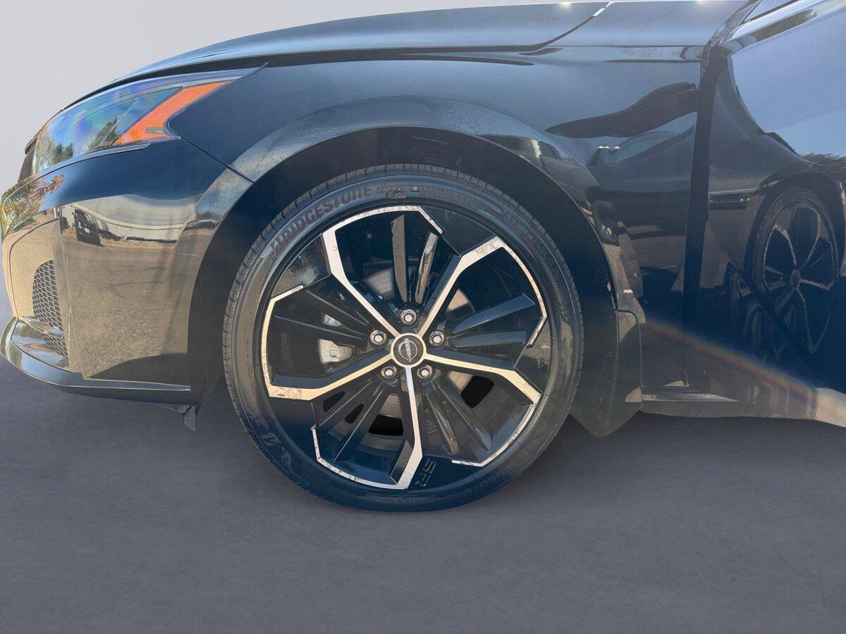 Used 2023 Nissan Altima 2.5 SR w/ SR Premium Package FWD image 14