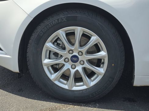 Used 2017 Ford Fusion S FWD image 12