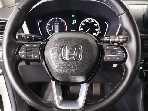 Used 2025 Honda Pilot EX-L image 3
