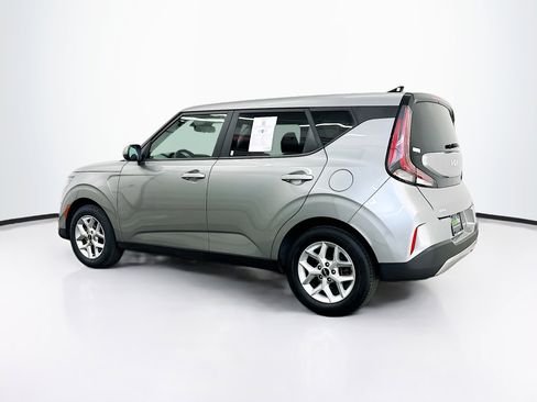 Used 2025 Kia Soul LX w/ LX Technology Package FWD image 5
