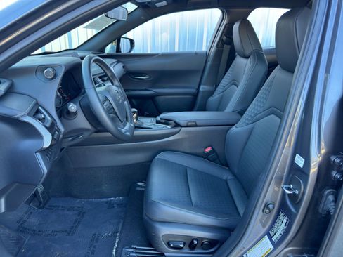 Used 2022 Lexus UX 200 image 14