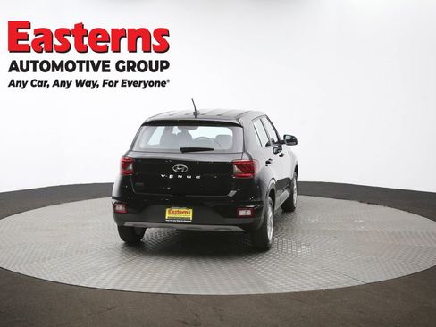 Used 2025 Hyundai Venue SE image 38
