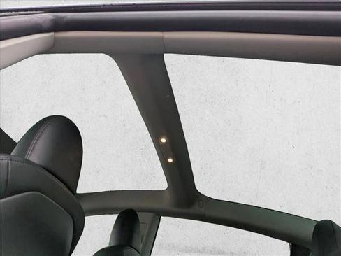 Used 2023 Tesla Model 3 Standard Range RWD image 16