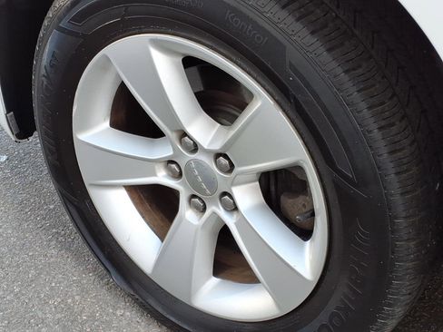 Used 2011 Dodge Charger SE image 9