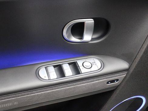 Used 2024 Hyundai Ioniq 5 Limited image 38