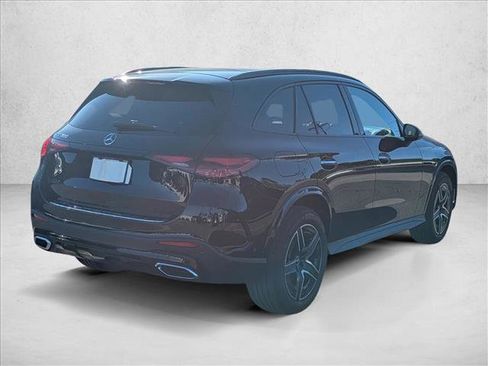 Certified 2025 Mercedes-Benz GLC 300 image 8