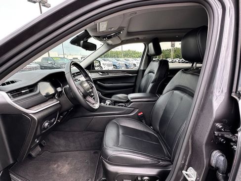 Used 2022 Jeep Grand Cherokee L Limited AWD/4WD image 19