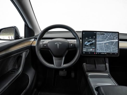Used 2023 Tesla Model Y Long Range image 25