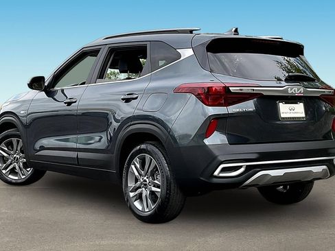 Used 2022 Kia Seltos S AWD/4WD image 4