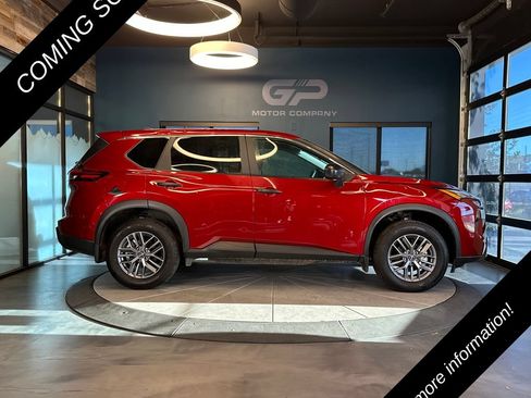 Used 2026 Nissan Rogue S AWD/4WD image 2