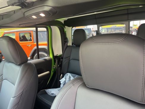 New 2025 Jeep Gladiator Sport image 35