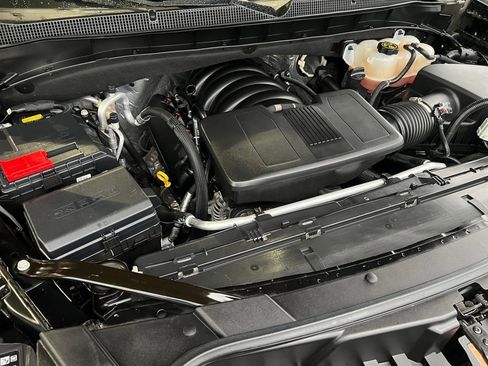 Used 2023 Chevrolet Suburban LT image 45