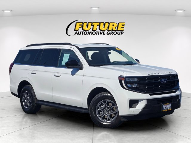 Used 2025 Ford Expedition Active AWD/4WD image 1