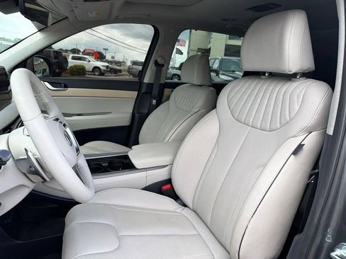 Used 2024 Hyundai Palisade Limited AWD/4WD image 35