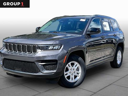 Used 2023 Jeep Grand Cherokee Laredo RWD image 1