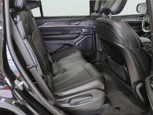 Used 2022 Jeep Grand Cherokee L Overland AWD/4WD image 15