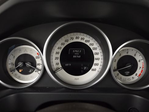 Used 2016 Mercedes-Benz E 350 4MATIC Sedan image 17