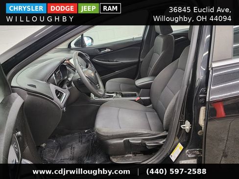 Used 2018 Chevrolet Cruze LT FWD image 14