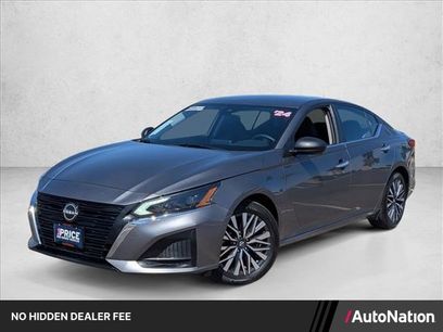 Used 2024 Nissan Altima 2.5 SV