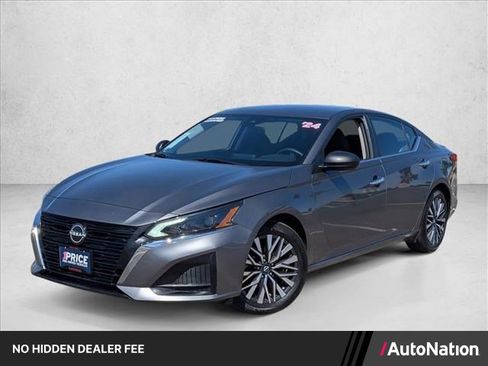 Used 2024 Nissan Altima 2.5 SV FWD image 1