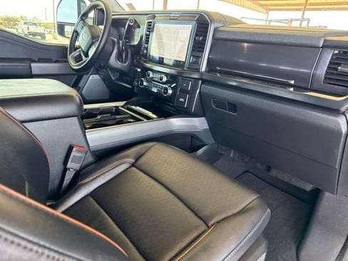 Used 2025 Ford F250 Lariat w/ Lariat Ultimate Package AWD/4WD image 13