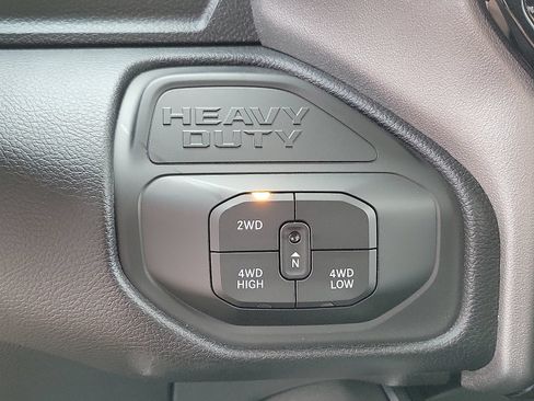 New 2026 RAM 2500 Laramie AWD/4WD image 10