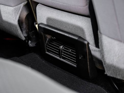 Used 2015 RAM 2500 SLT image 32