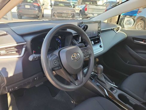 Used 2021 Toyota Corolla LE w/ Carpet Mat Package (TMS) image 2
