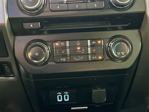 Used 2016 Ford F150 XLT w/ Equipment Group 302A Luxury image 19