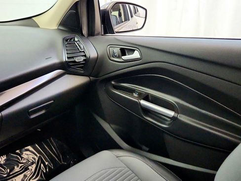 Used 2019 Ford Escape SE FWD image 24