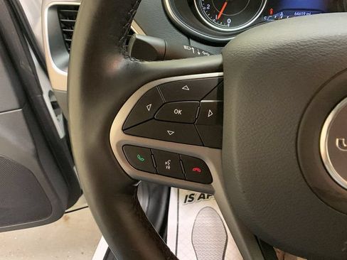 Used 2021 Jeep Cherokee Latitude Lux w/ Comfort/Convenience Group AWD/4WD image 32