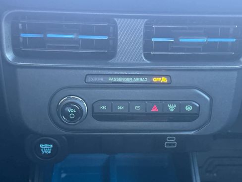 Used 2025 Ford Maverick XLT w/ Equipment Group 301A AWD/4WD image 20