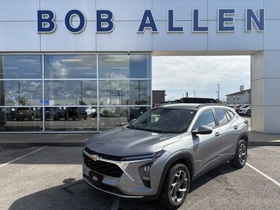 Used 2025 Chevrolet Trax LT