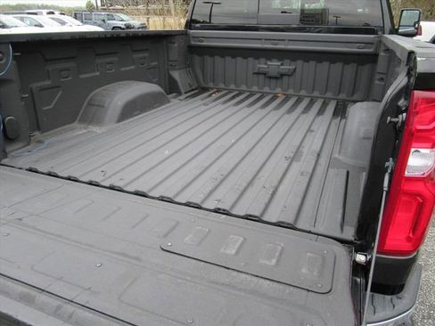 Used 2022 Chevrolet Silverado 2500 LTZ w/ LTZ Plus Package image 9