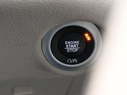 Used 2019 Chrysler Pacifica Limited image 30