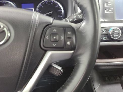 Used 2014 Toyota Highlander XLE AWD/4WD image 27