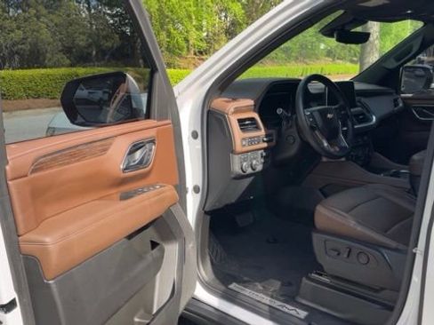 Used 2023 Chevrolet Tahoe High Country image 4