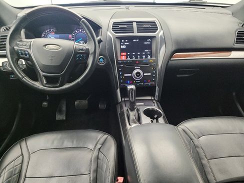 Used 2018 Ford Explorer Platinum AWD/4WD image 22