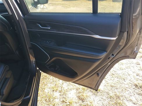 Used 2021 Jeep Grand Cherokee L Limited image 36