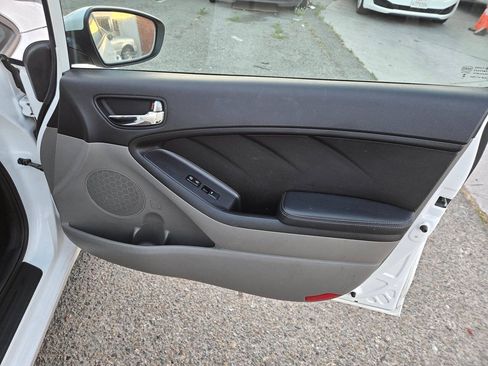 Used 2014 Kia Forte LX FWD image 32