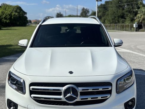 Used 2023 Mercedes-Benz GLB 250 4MATIC image 3